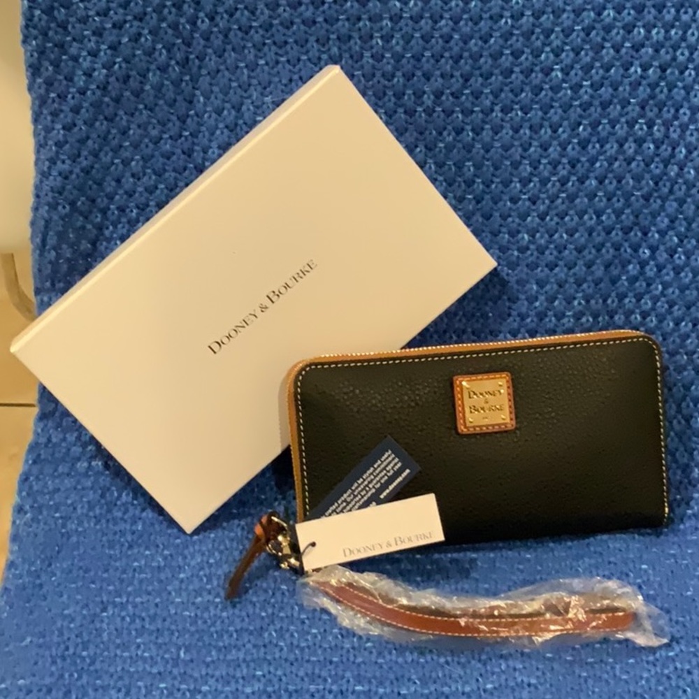 NWT - Dooney & Bourke wallet wristlet